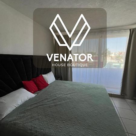 1 Venator House Boutique Aparthotel Leon Exterior photo